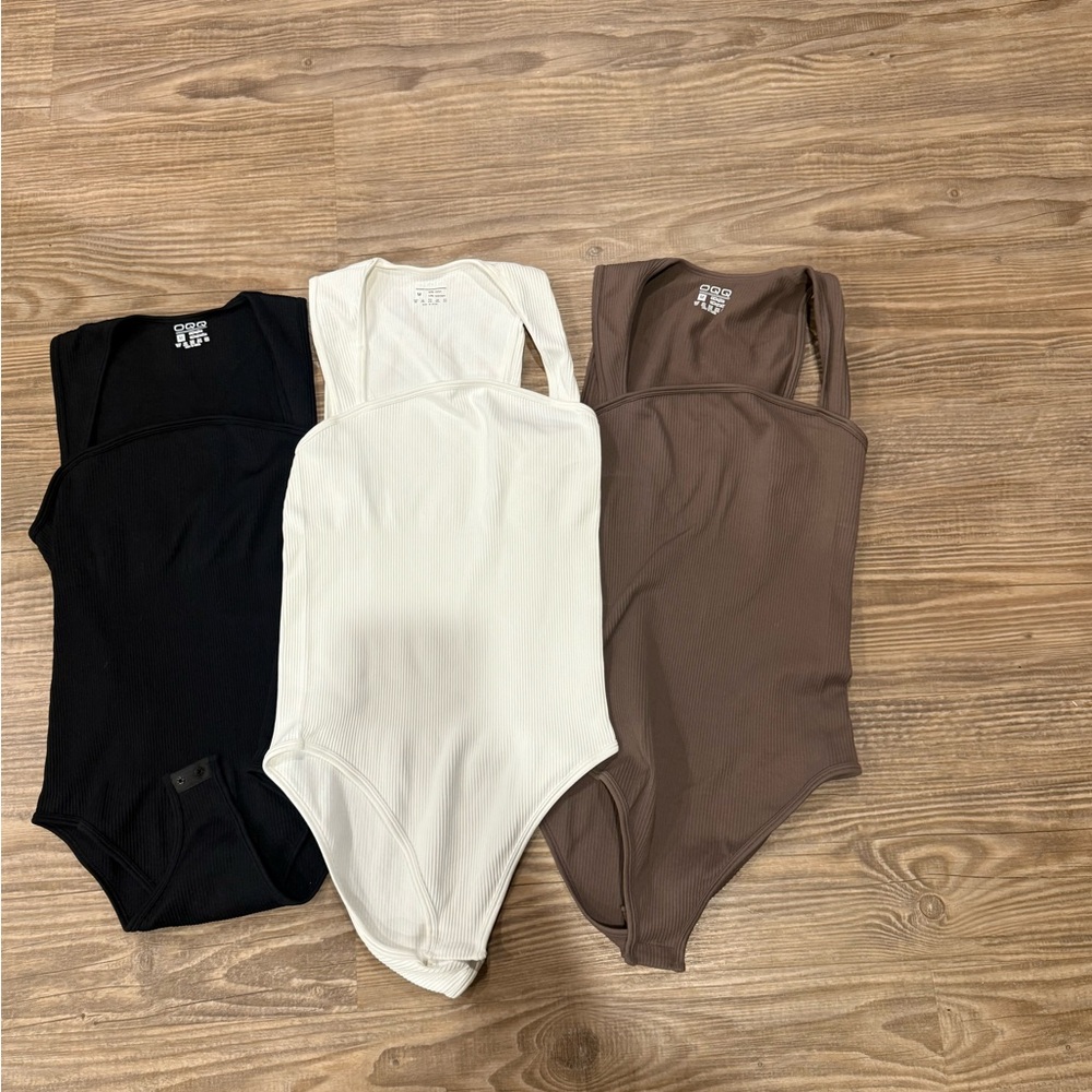 NEW Amazon all 3 colors Fitted sleeveless Bodysuit medium-~$36 - Picture 3 of 3